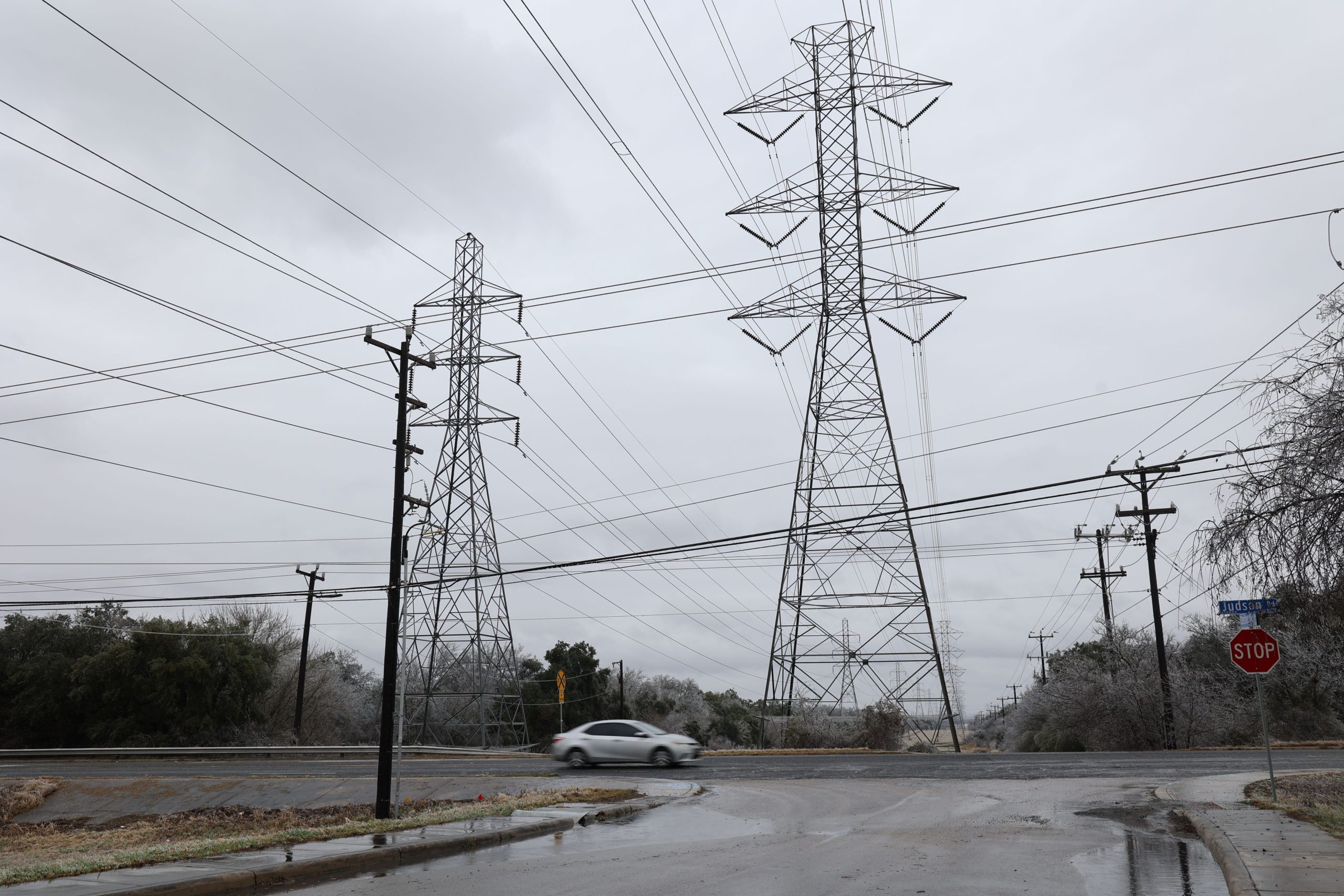 San Antonio prepares for chilly entrance with warming shelters, de-icing San Antonio prepares for chilly entrance with warming shelters, de-icing