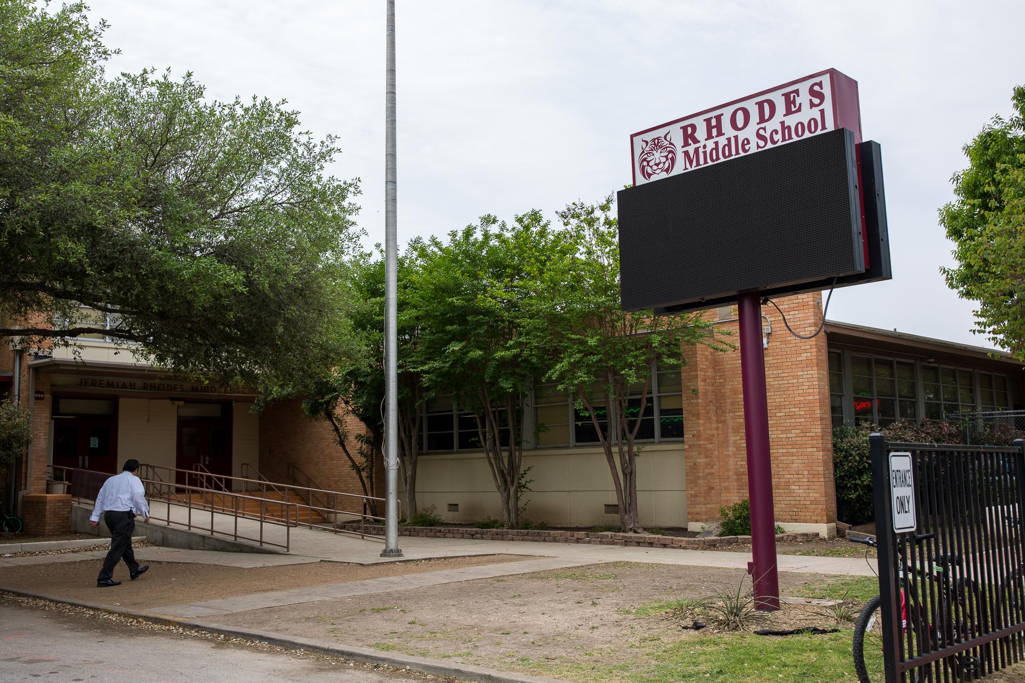 SAISD to shut failing center faculty and enter profitable partnership