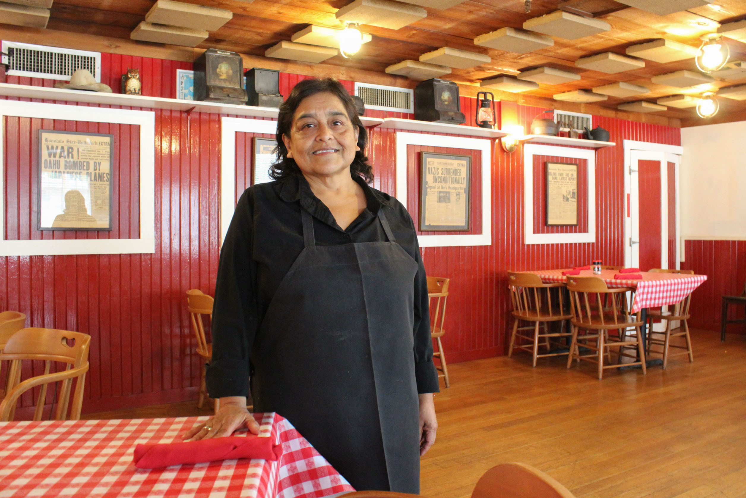 Longtime Barn Door server Maria Davila will get huge farewell tip
