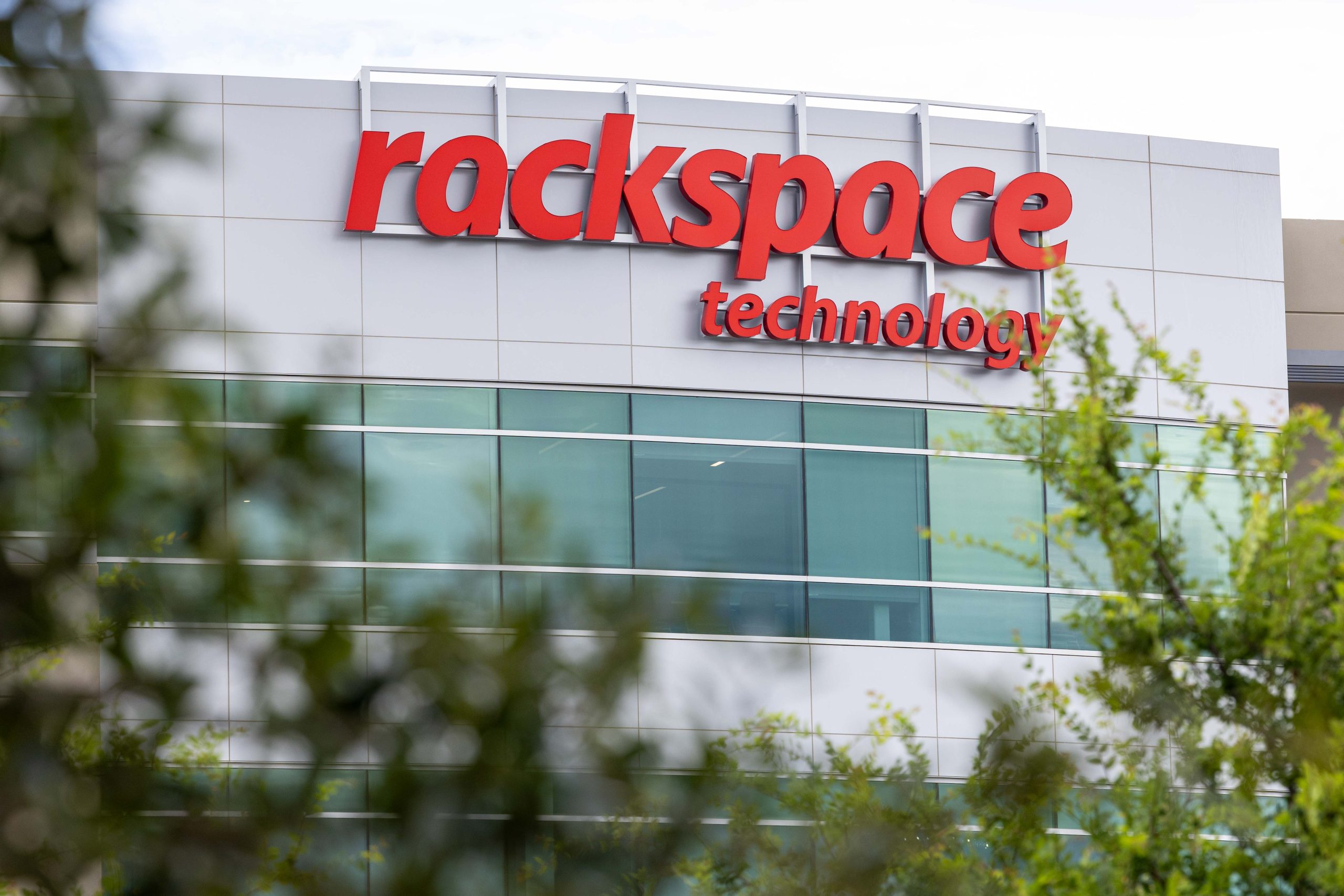 Rackspace terminates 750 workers to focus on new AI services