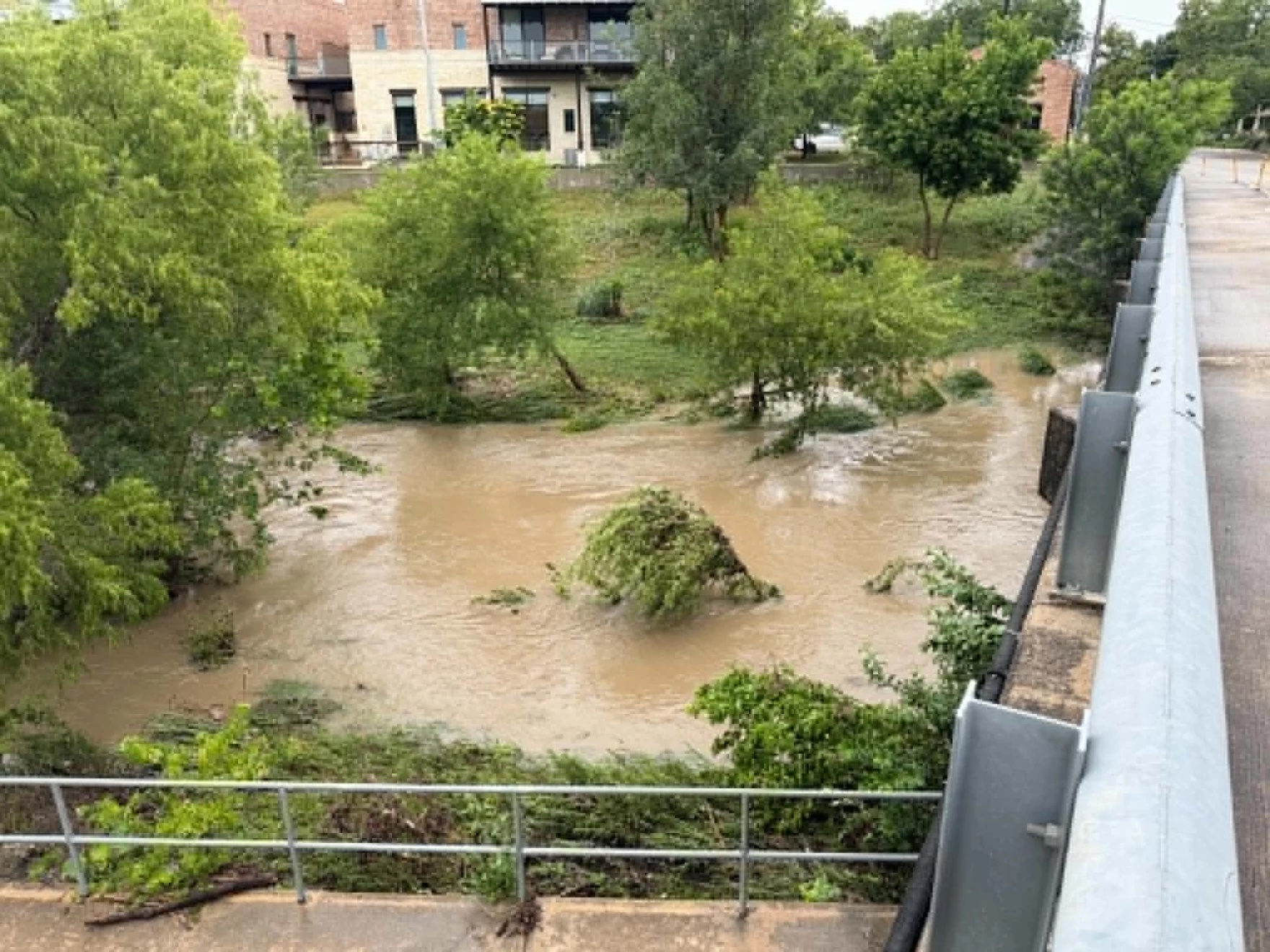 Heavy rain hits San Antonio space as Flood Watch stays in impact via Tuesday night Heavy rain hits San Antonio space as Flood Watch stays in impact via Tuesday night